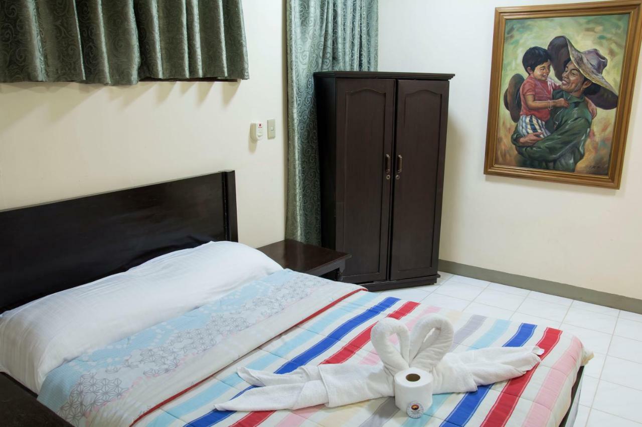 Deparis Beach Resort Balabag  Zewnętrze zdjęcie